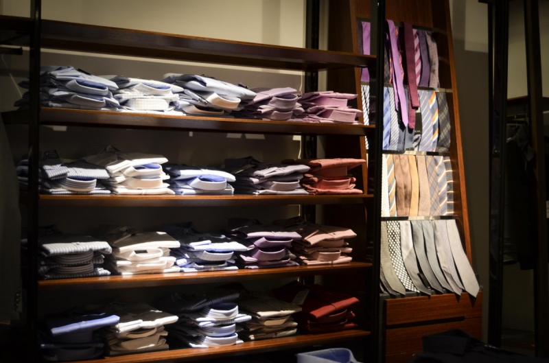 vente-BAGNOLS EN FORET-min_shirts_exhibition_shop_shopping_shelf_buy_business_clothing-940715